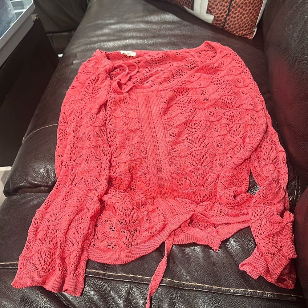 143 pink sweater large